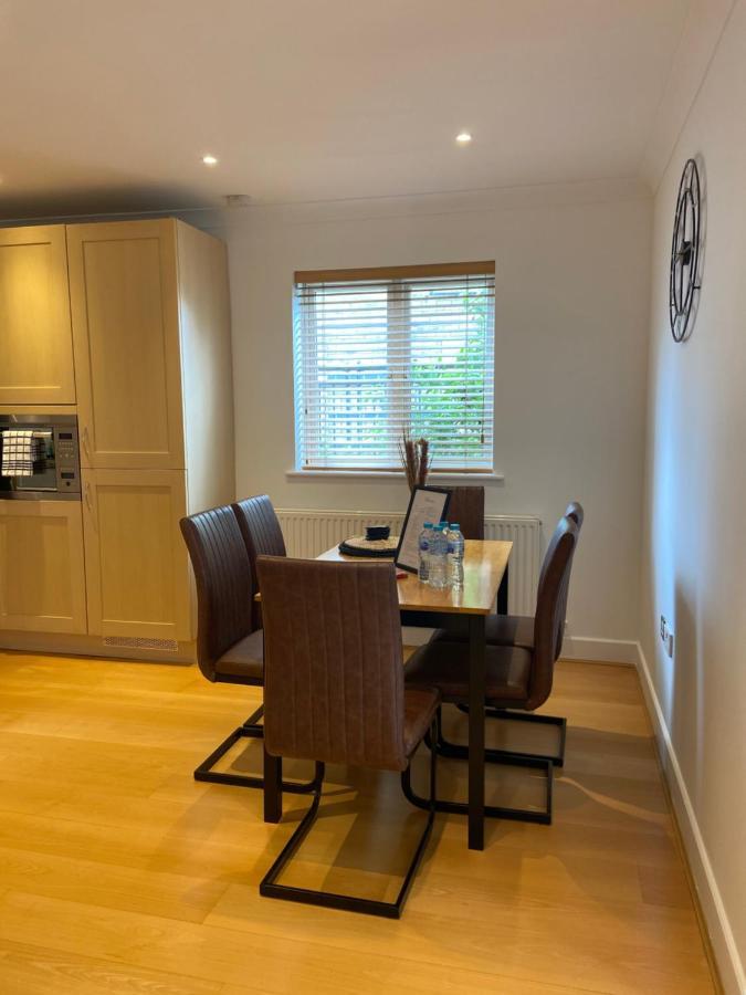 2 Bedroom, 2 Bathroom Apartment With Free Parking In A Great Location Cambridge Zewnętrze zdjęcie