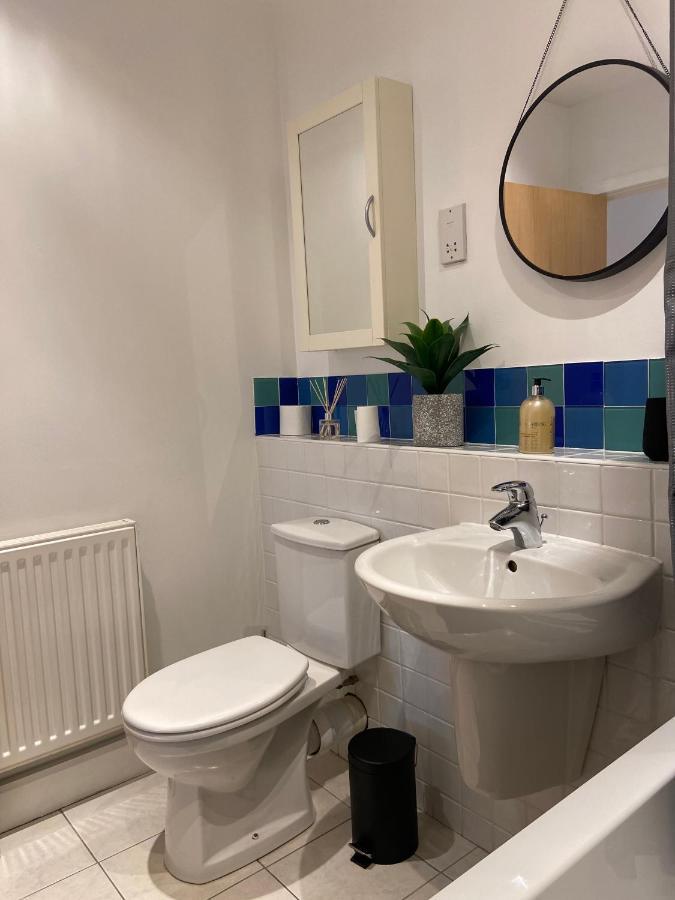 2 Bedroom, 2 Bathroom Apartment With Free Parking In A Great Location Cambridge Zewnętrze zdjęcie