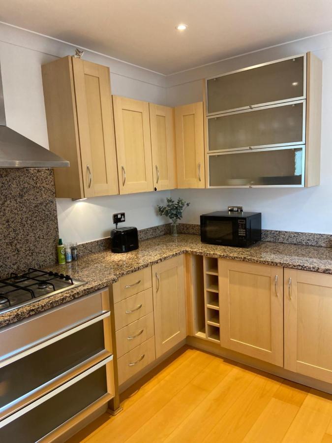 2 Bedroom, 2 Bathroom Apartment With Free Parking In A Great Location Cambridge Zewnętrze zdjęcie